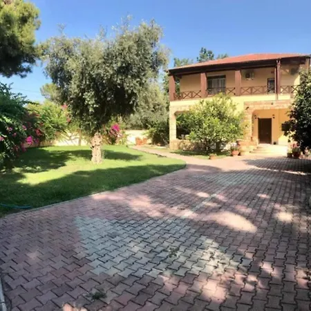 Βίλα 3 Minutes To Sea&Beach, Large Garden Lux Villa